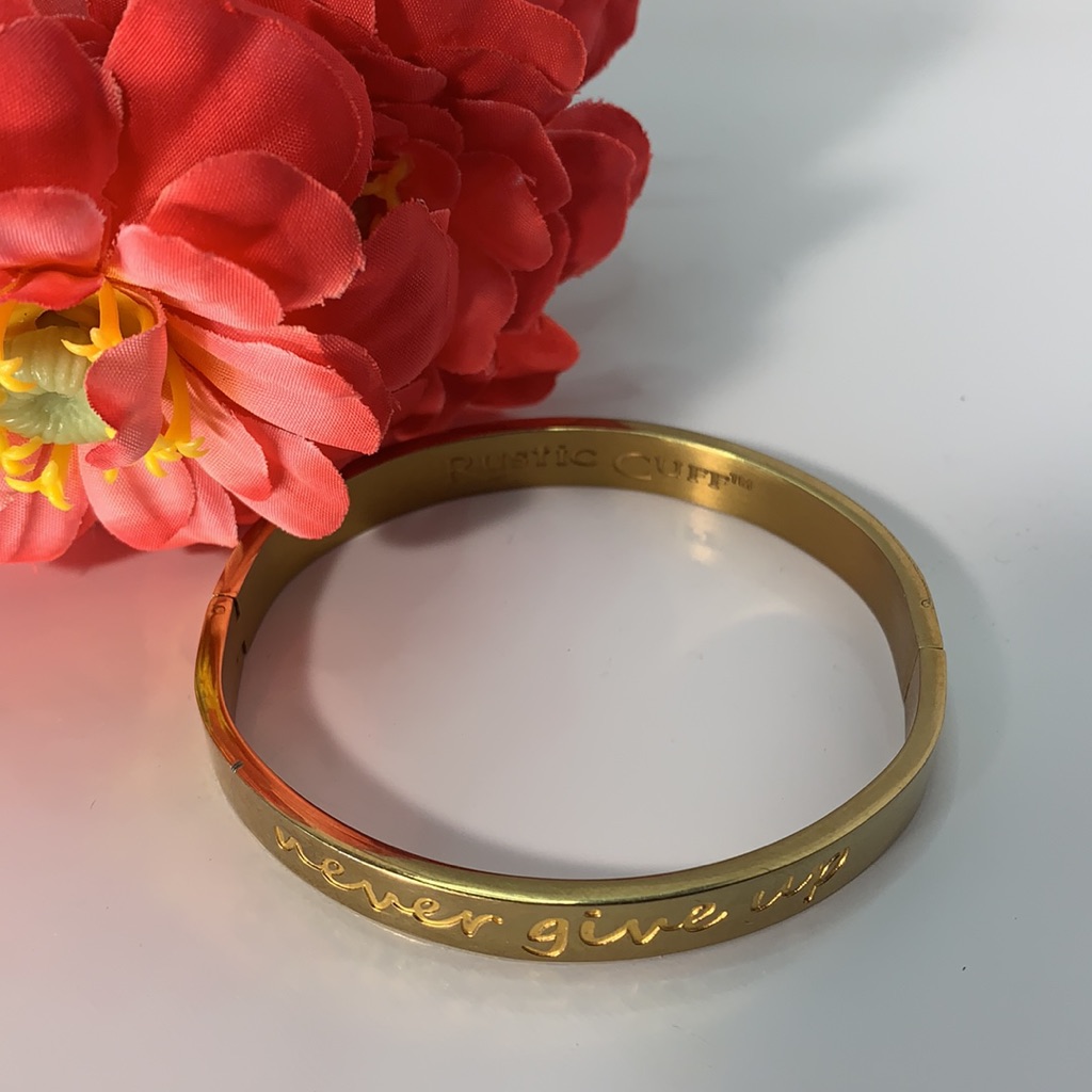 Rustic Cuff Gold Tone Engraved Never Give Up Toggle Hinged Bangle Bracelet 25$